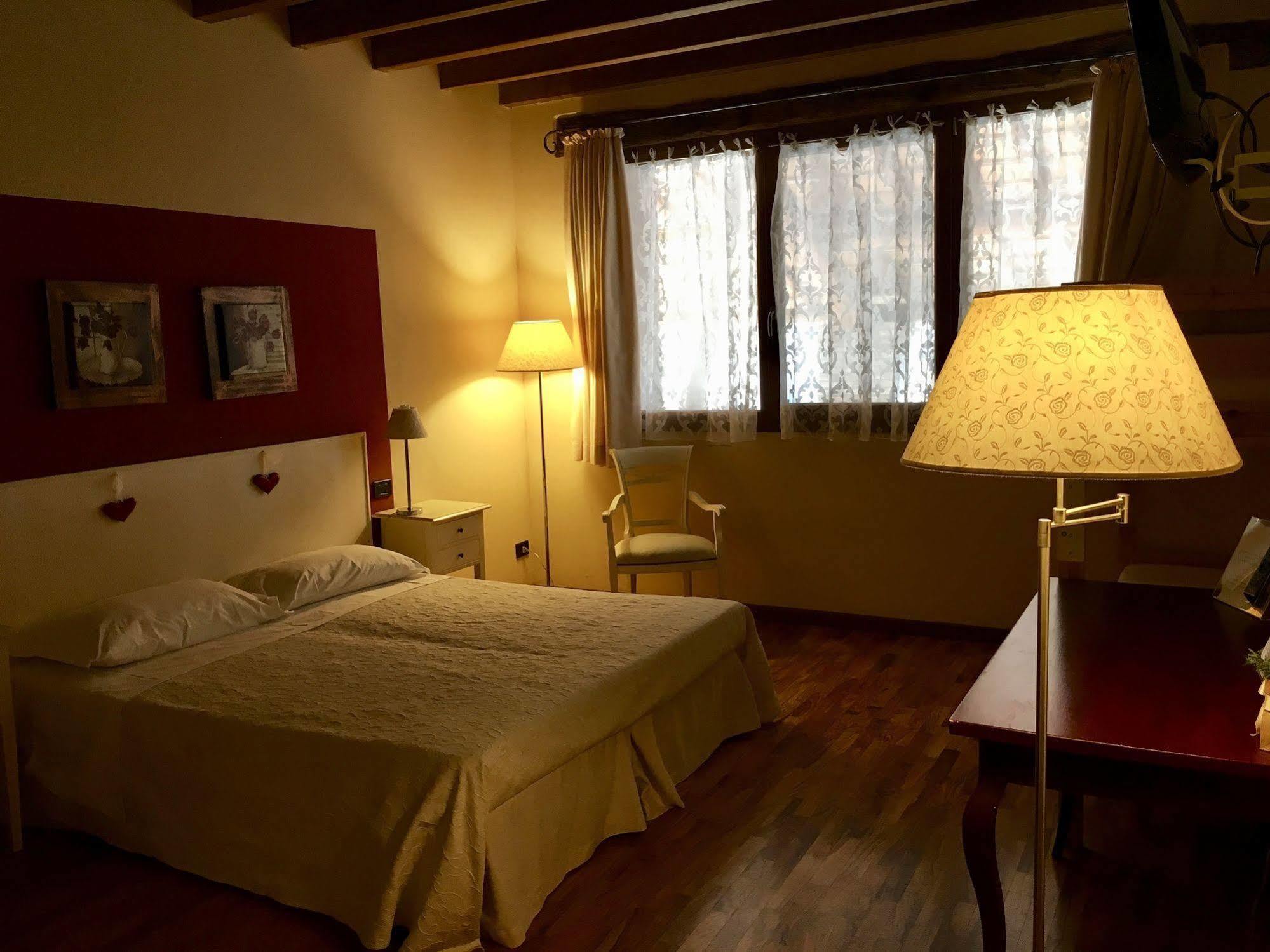 Agriturismo Corte Rocca San Giorgio di Mantova Exterior foto